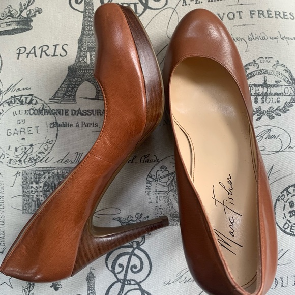 Marc Fisher heels sz 7 - Picture 2 of 6